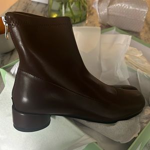 TABI Ninja Split Toe Boots in Brown